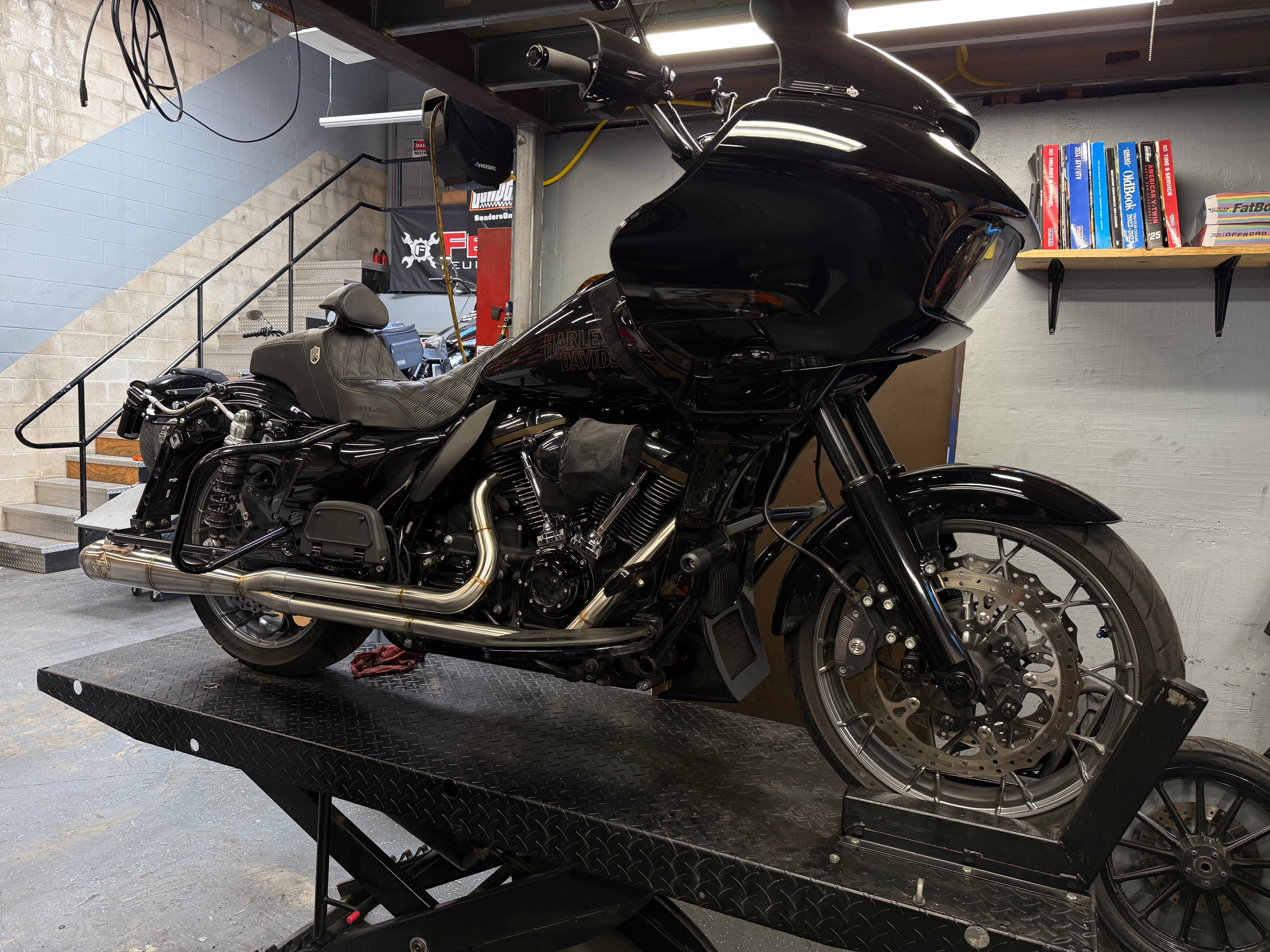 2017-2025 M8 BAGGER - FULL LENGTH TURNPIKE