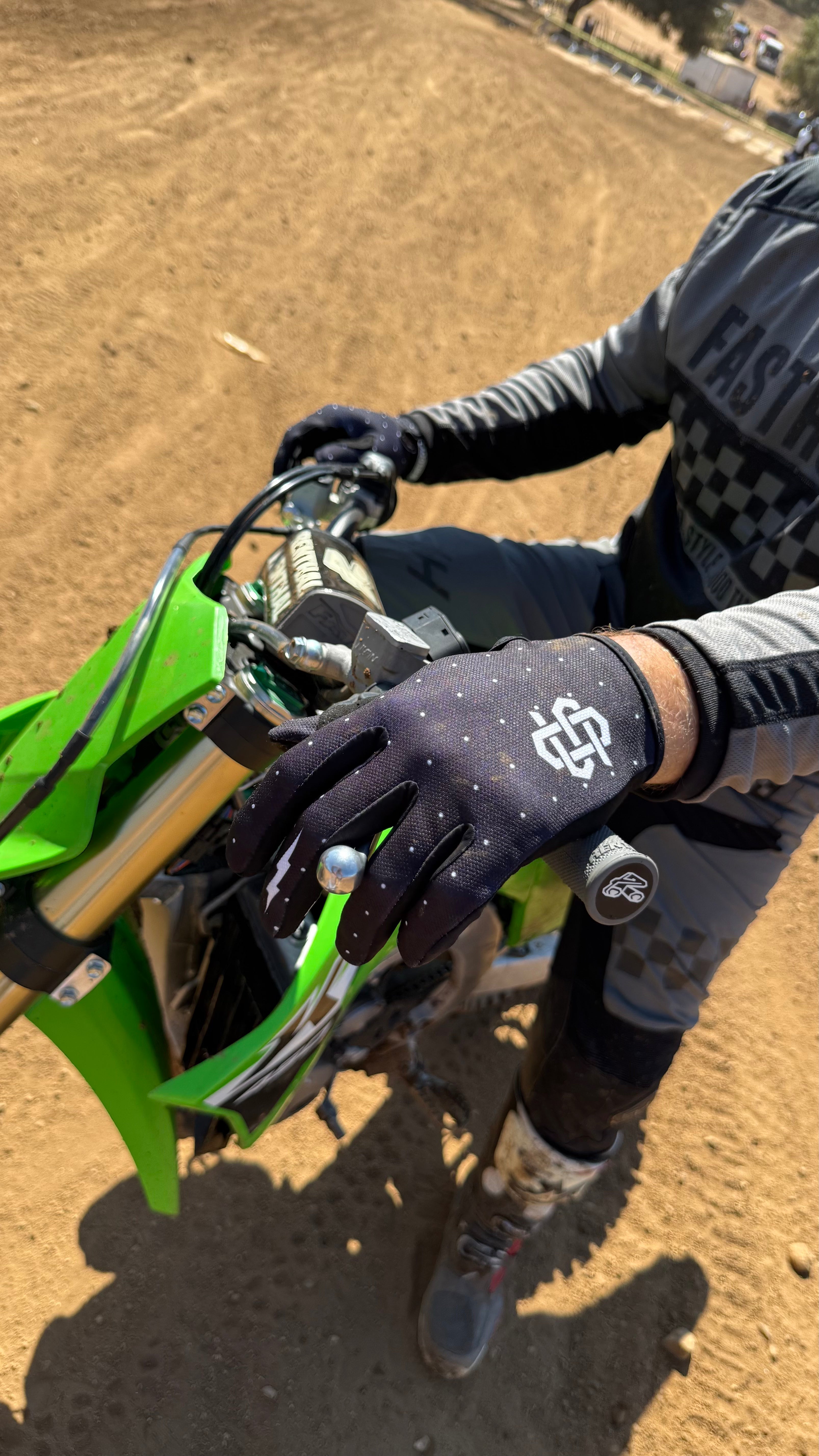 Shockwave Glove