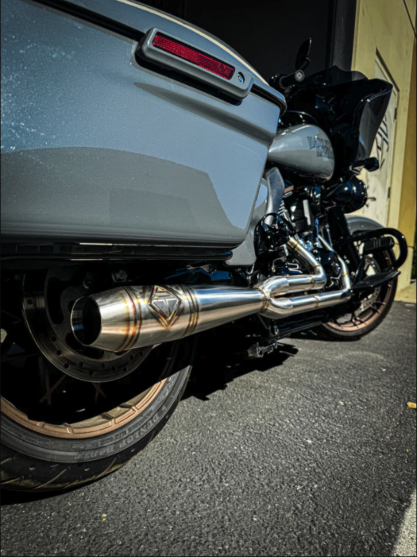 2017-2025 M8 BAGGER - MID LENGTH “ELSINORE”