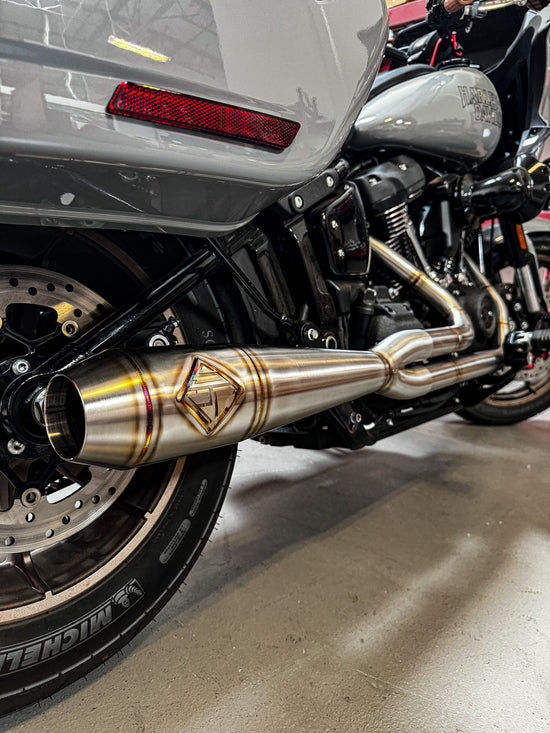 2018-2025 M8 SOFTAIL - MID LENGTH “ELSINORE”